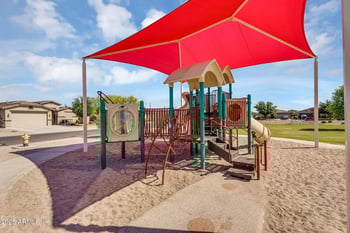 695 Holstein Trl, San Tan Valley, AZ 85143