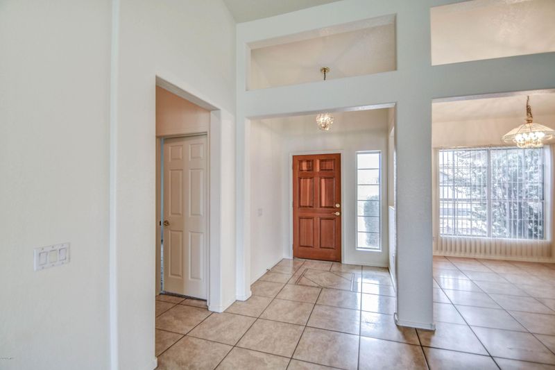 695 S Sahuaro Dr, Gilbert, AZ 85233