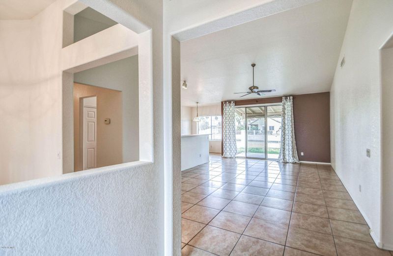 695 S Sahuaro Dr, Gilbert, AZ 85233