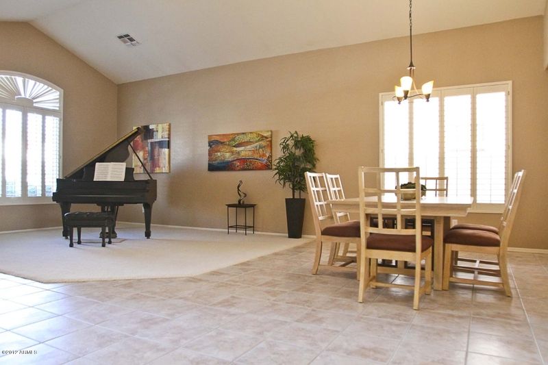 695 W Desert Broom Dr, Chandler, AZ 85248