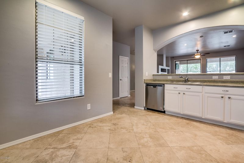 6950 E Kiva Ave, Mesa, AZ 85209