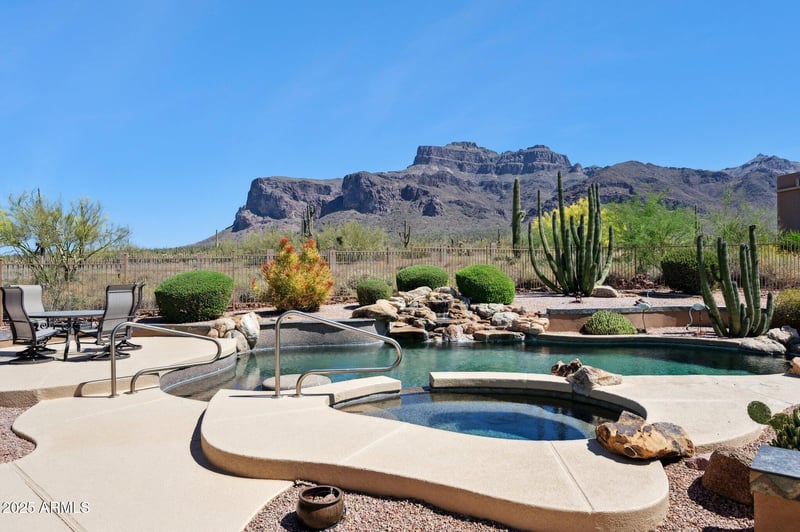 6950 Superstition View Dr, Gold Canyon, AZ 85119