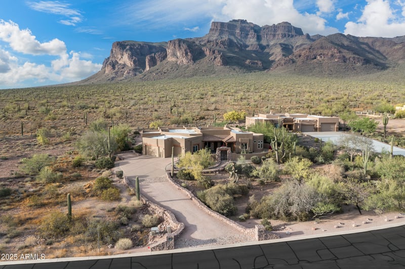 6950 Superstition View Dr, Gold Canyon, AZ 85119