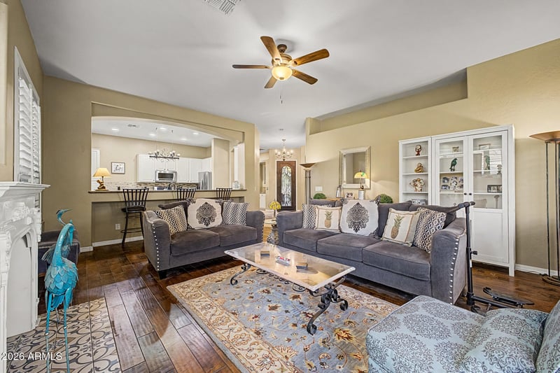 6950 Rose Garden Ln, Glendale, AZ 85308