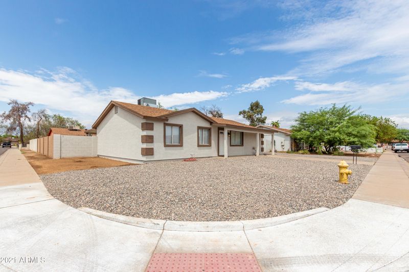 6952 W Avalon Dr, Phoenix, AZ 85033