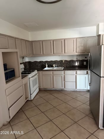 6952 W Wolf St, Phoenix, AZ 85033