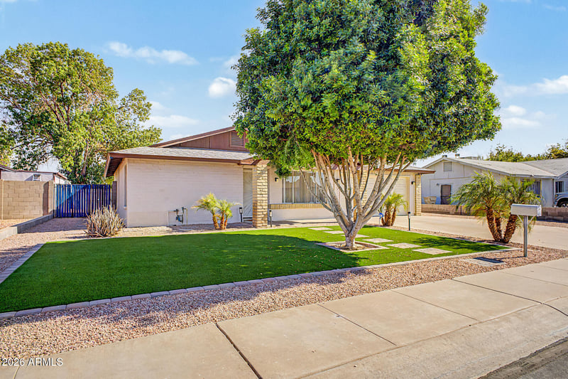 6957 W San Juan Ave, Glendale, AZ 85303