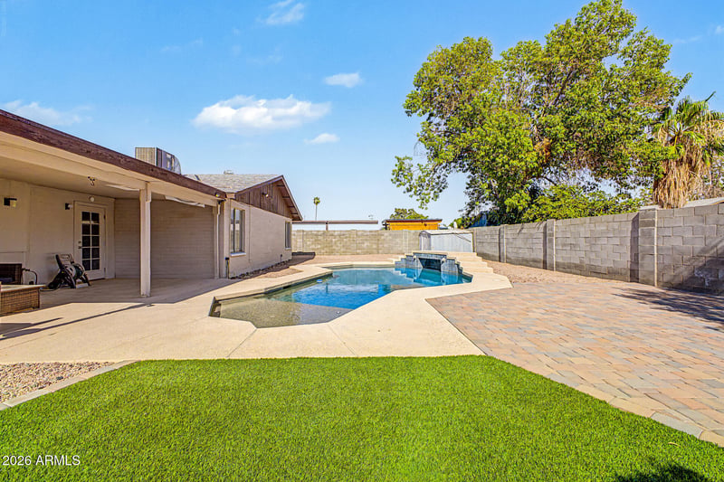 6957 W San Juan Ave, Glendale, AZ 85303