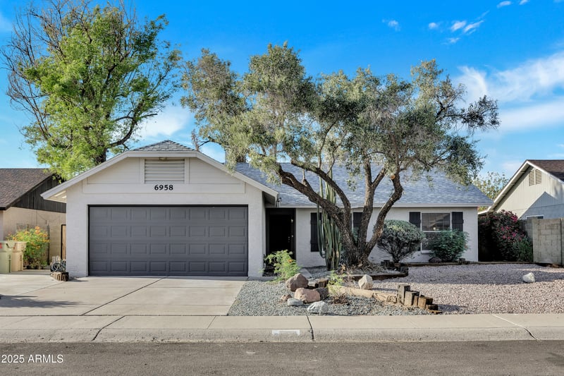 6958 Mclellan Rd, Glendale, AZ 85303