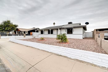 6959 Solano Dr, Glendale, AZ 85303