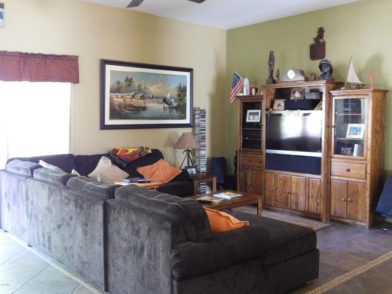 696 E Ranch Rd, Gilbert, AZ 85296