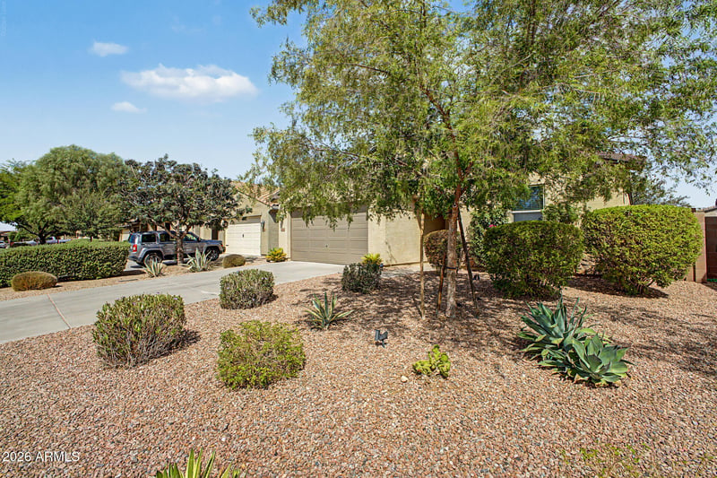 696 W Glen Canyon Dr, San Tan Valley, AZ 85140