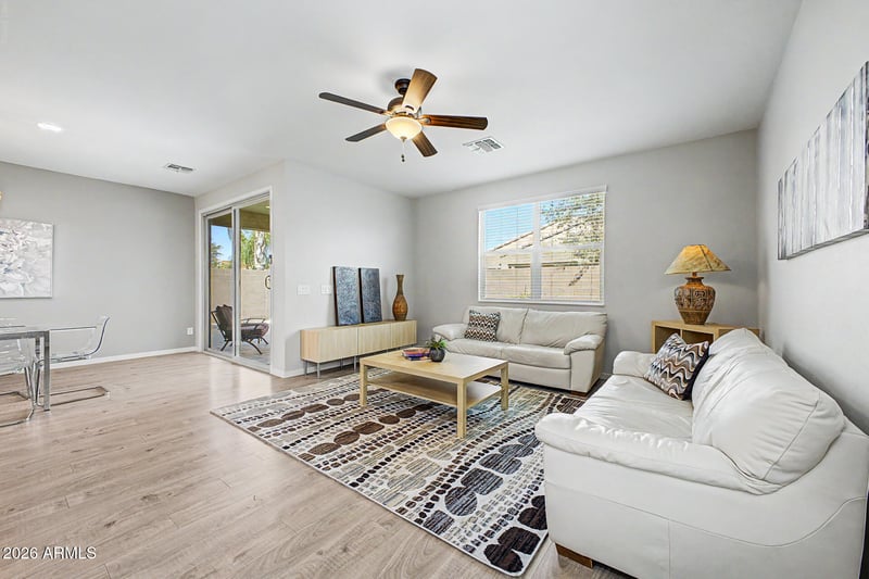 696 W Glen Canyon Dr, San Tan Valley, AZ 85140