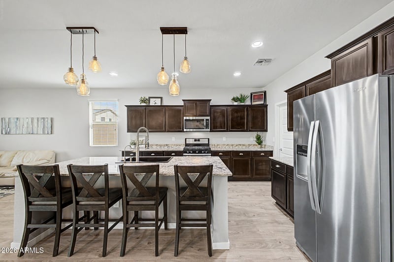 696 W Glen Canyon Dr, San Tan Valley, AZ 85140