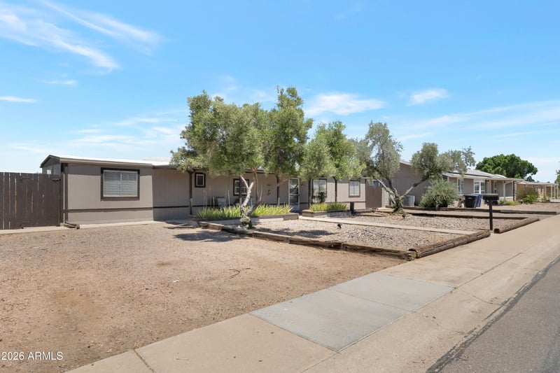 696 Manor St, Chandler, AZ 85225