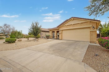 696 W Sundance Cir, San Tan Valley, AZ 85143