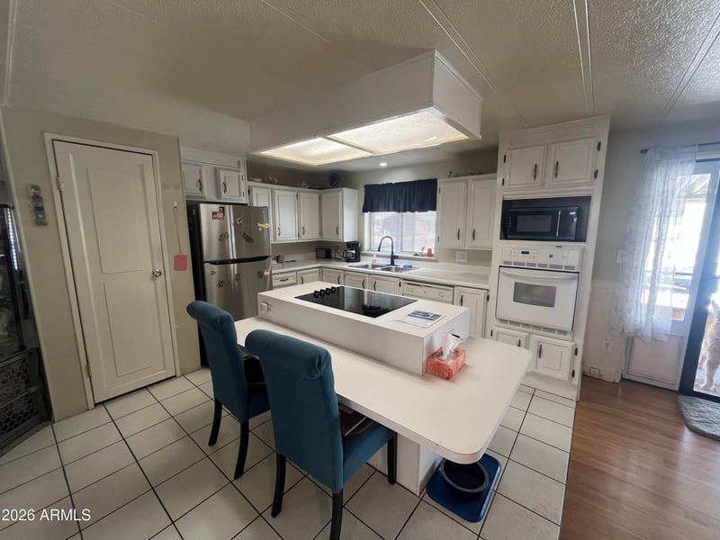6960 W Peoria Ave #225, Peoria, AZ 85345