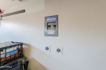 6962 Irma Ln, Glendale, AZ 85308