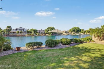 6962 Rose Garden Ln, Glendale, AZ 85308