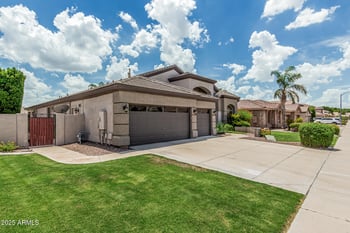 6969 W Aurora Dr, Glendale, AZ 85308