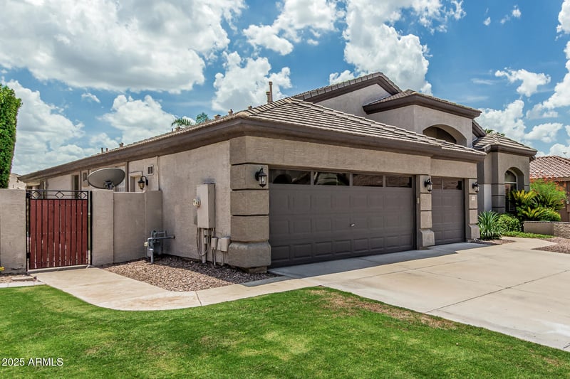 6969 W Aurora Dr, Glendale, AZ 85308