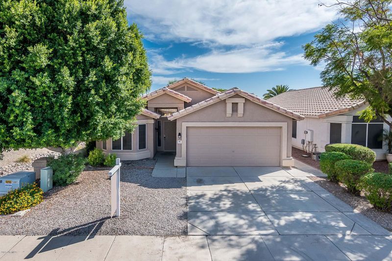 697 E Gail Dr, Chandler, AZ 85225