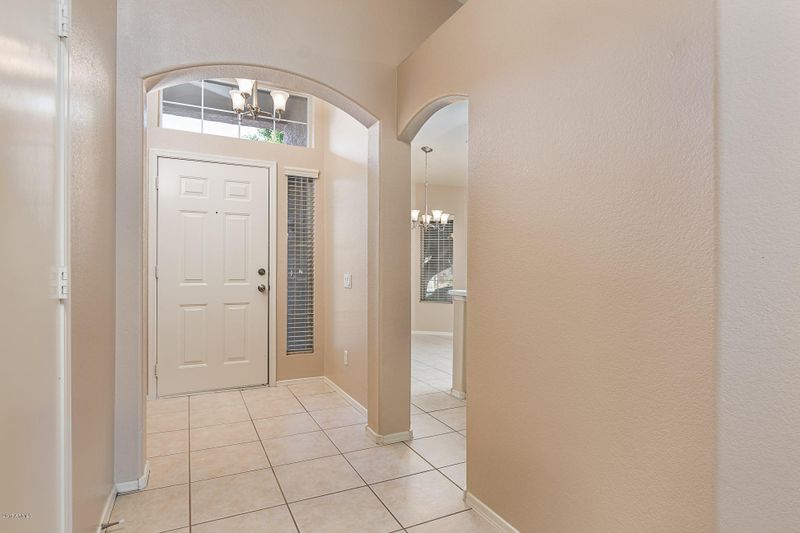 697 E Gail Dr, Chandler, AZ 85225