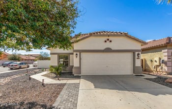 697 Oak Tree Ln, San Tan Valley, AZ 85143