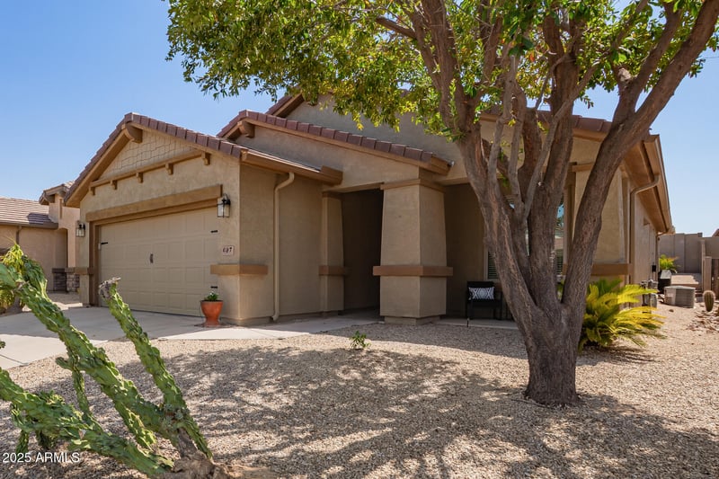 697 Twin Peaks Pw, San Tan Valley, AZ 85143