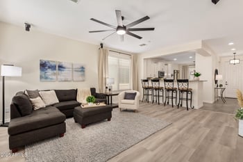 697 Twin Peaks Pw, San Tan Valley, AZ 85143
