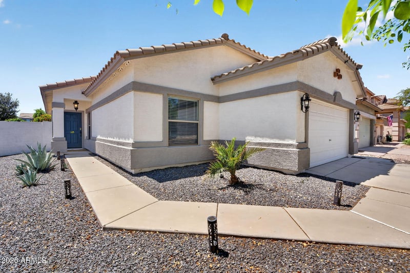697 Oak Tree Ln, San Tan Valley, AZ 85143