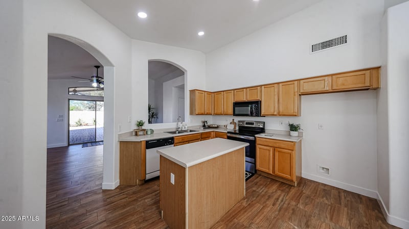 6974 Juniper Ave, Peoria, AZ 85382