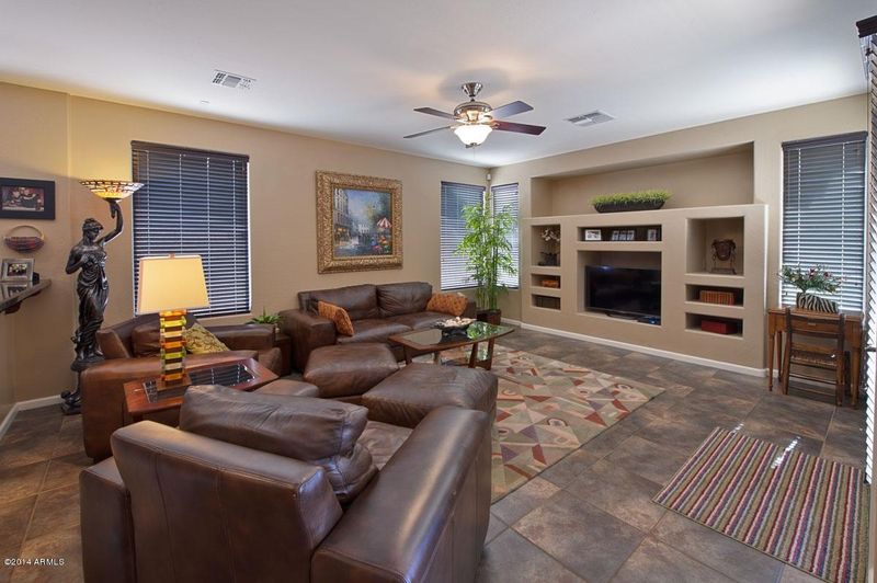 6976 S Magic Ct, Gilbert, AZ 85298