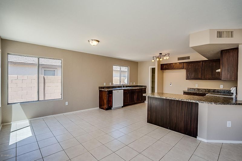 6977 W Midway Ave, Glendale, AZ 85303