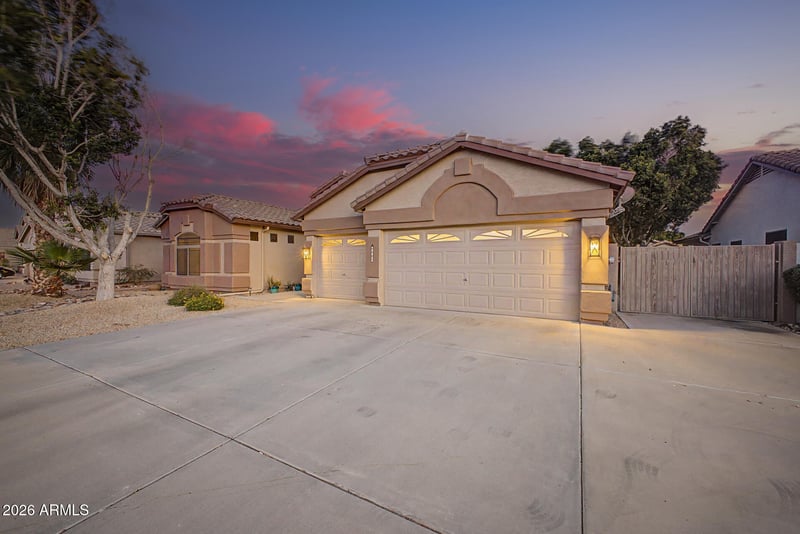 6981 Melinda Ln, Glendale, AZ 85308