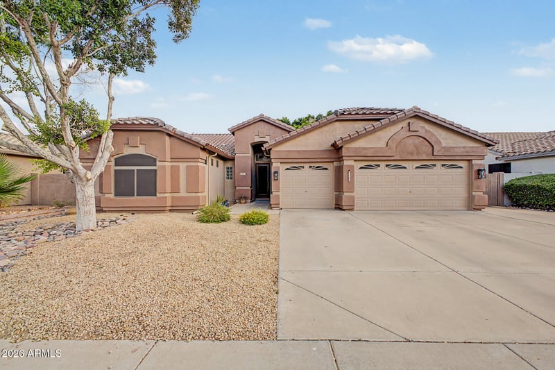 6981 Melinda Ln, Glendale, AZ 85308
