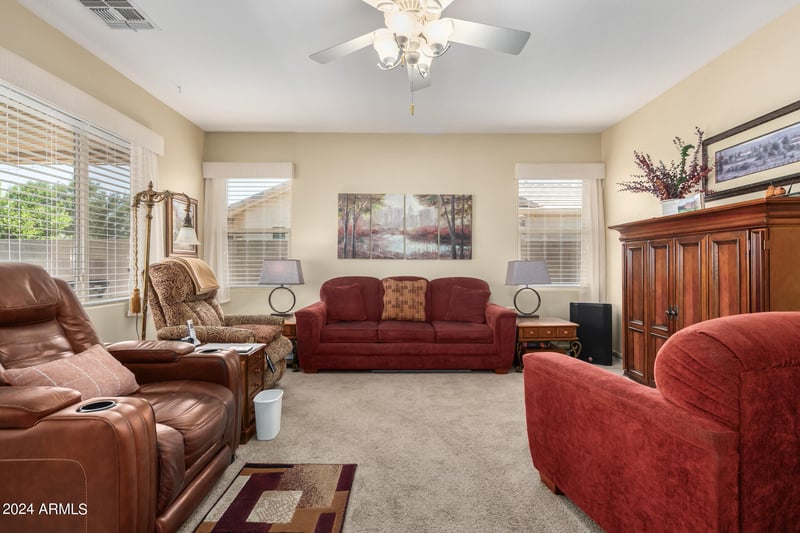 6983 Oxford Ln, Chandler, AZ 85249