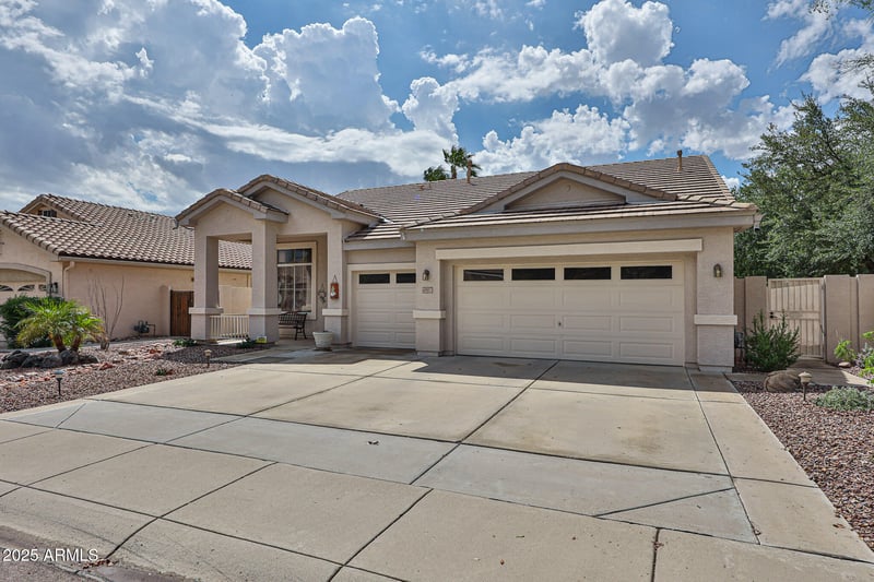 6987 Potter Dr, Glendale, AZ 85308
