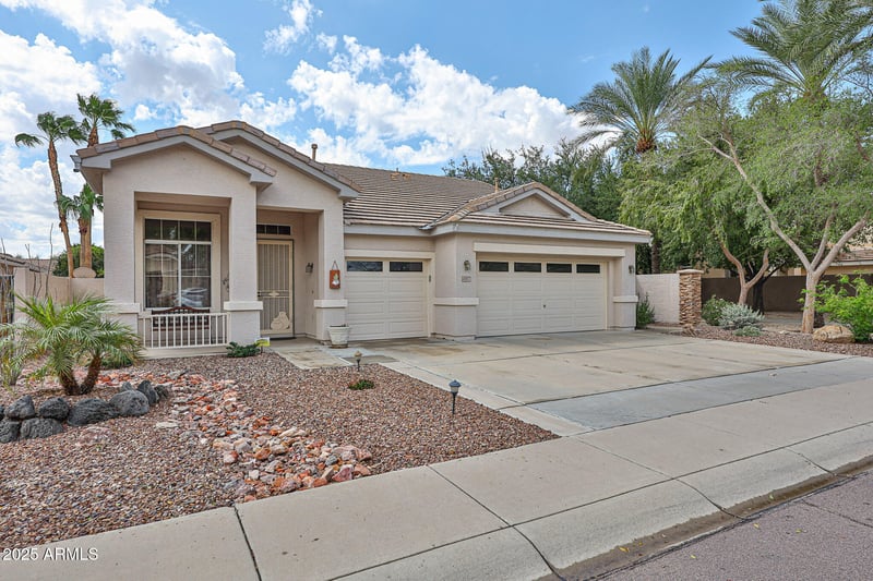 6987 Potter Dr, Glendale, AZ 85308