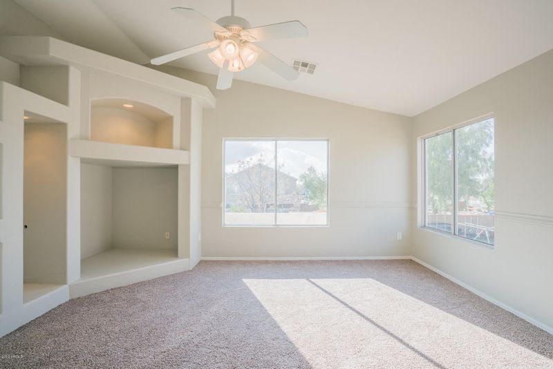 6989 W Midway Ave, Glendale, AZ 85303
