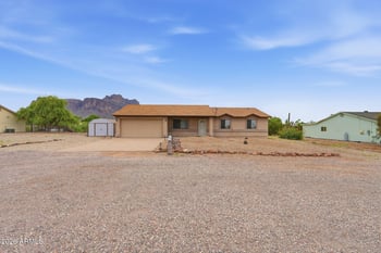 699 Arroya Rd, Apache Junction, AZ 85119