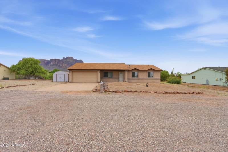 699 N Arroya Rd, Apache Junction, AZ 85119