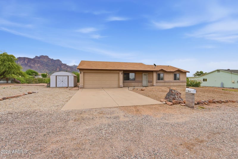 699 N Arroya Rd, Apache Junction, AZ 85119