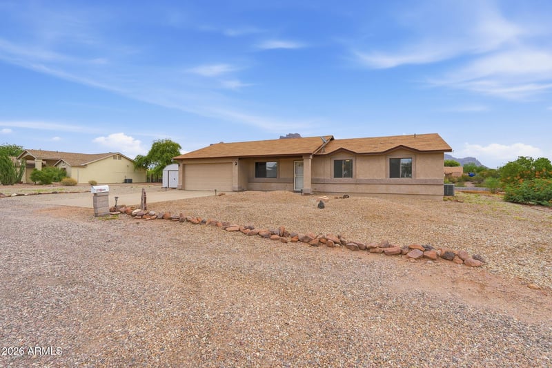 699 N Arroya Rd, Apache Junction, AZ 85119