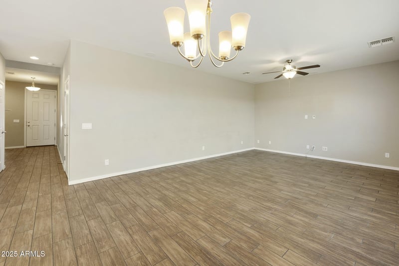 699 Sparrow Ct, Gilbert, AZ 85234