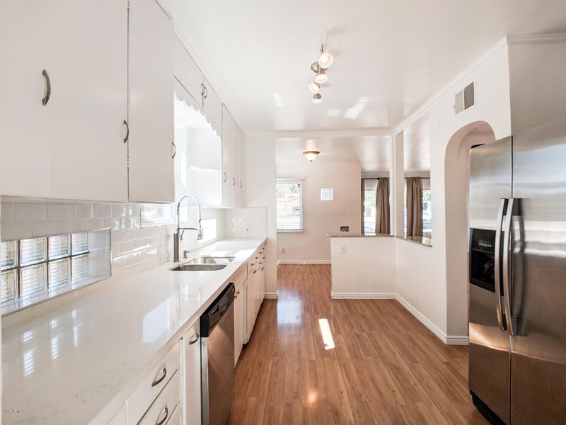 699 W Georgia Ave, Phoenix, AZ 85013