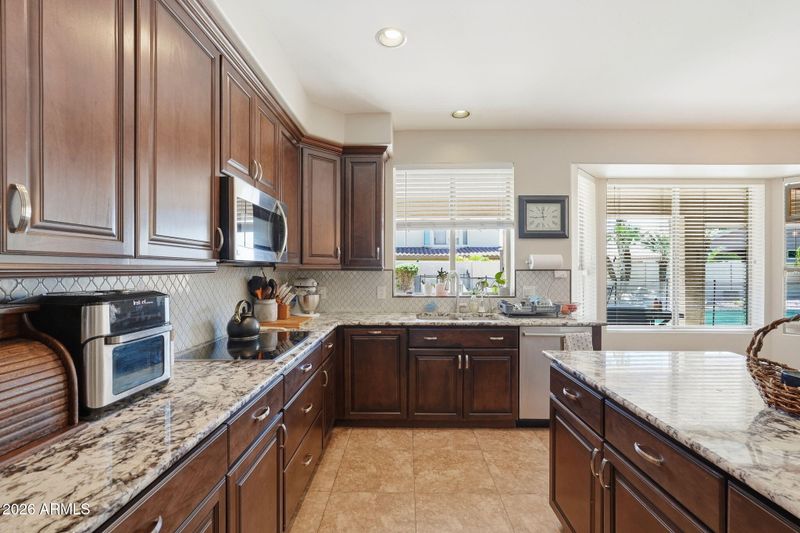 6993 W Aurora Dr, Glendale, AZ 85308
