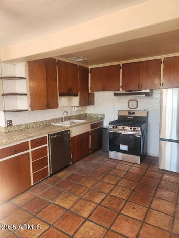 7 Beautiful Ln, Phoenix, AZ 85042