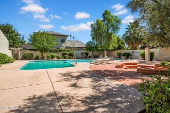 7 E Loma Ln, Phoenix, AZ 85020