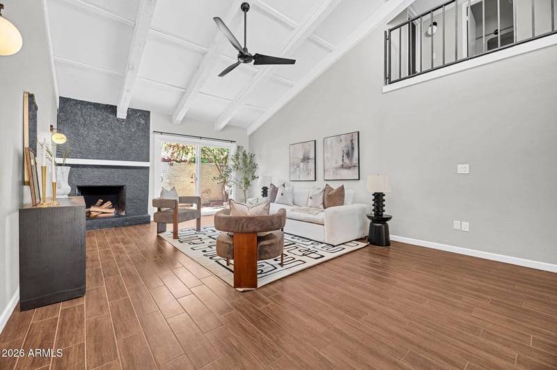 7 E Loma Ln, Phoenix, AZ 85020